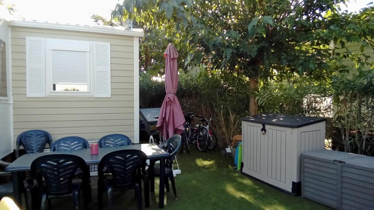 Camping Le Montourey Azur 78 Fréjus Exterior foto